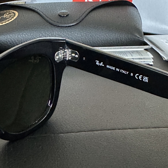LIKE NEW RayBan State Street RB2186 Black Ray ban sunglasses - Picture 8 of 16